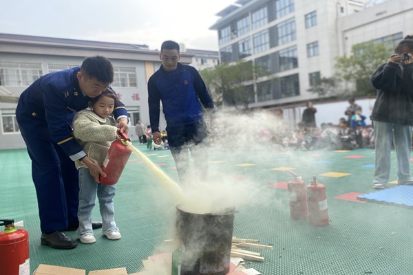 【江陵】白龙桥：消防在童心，安全伴童行--.jpg